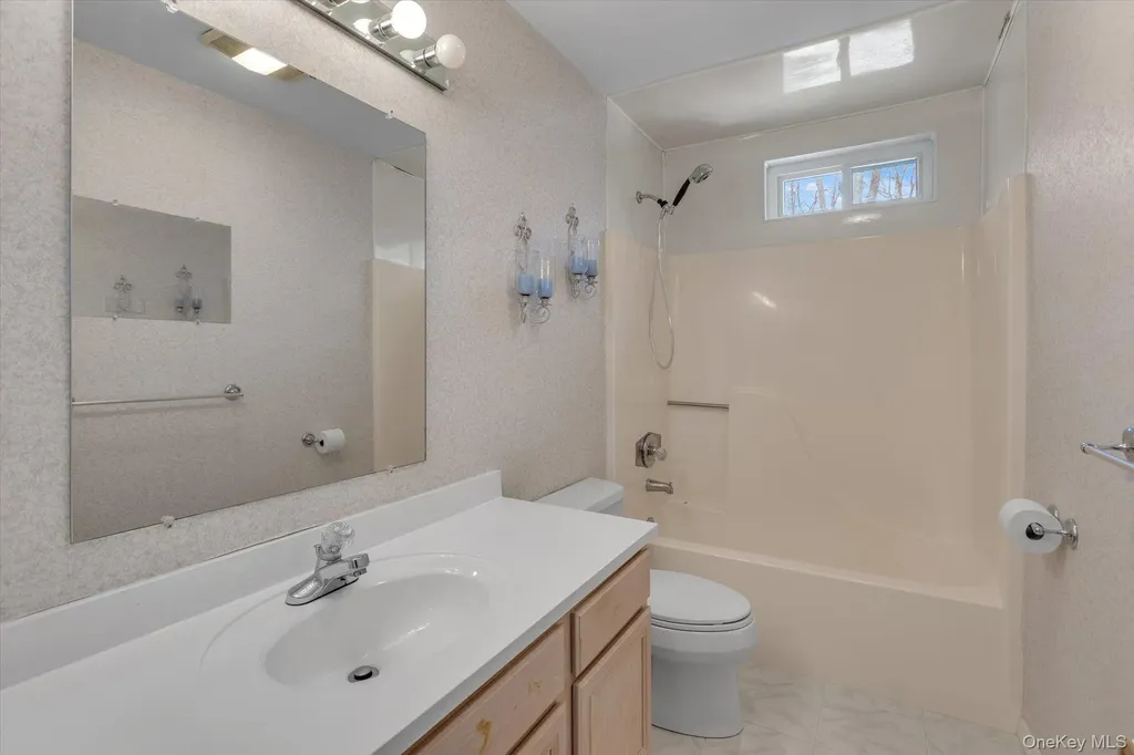 8 Jacqueline Drive Manorville NY 11949