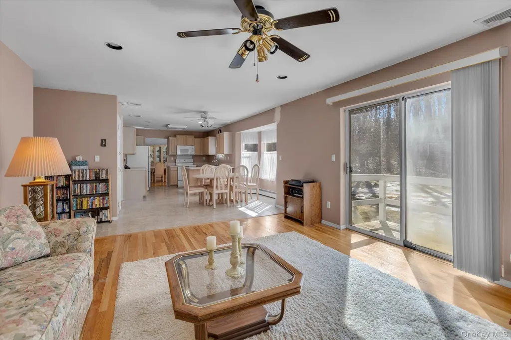 8 Jacqueline Drive Manorville NY 11949