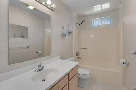 8 Jacqueline Drive Manorville NY 11949