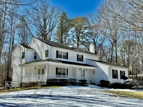 8 Jacqueline Drive Manorville NY 11949