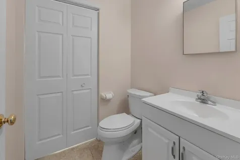 8 Jacqueline Drive Manorville NY 11949