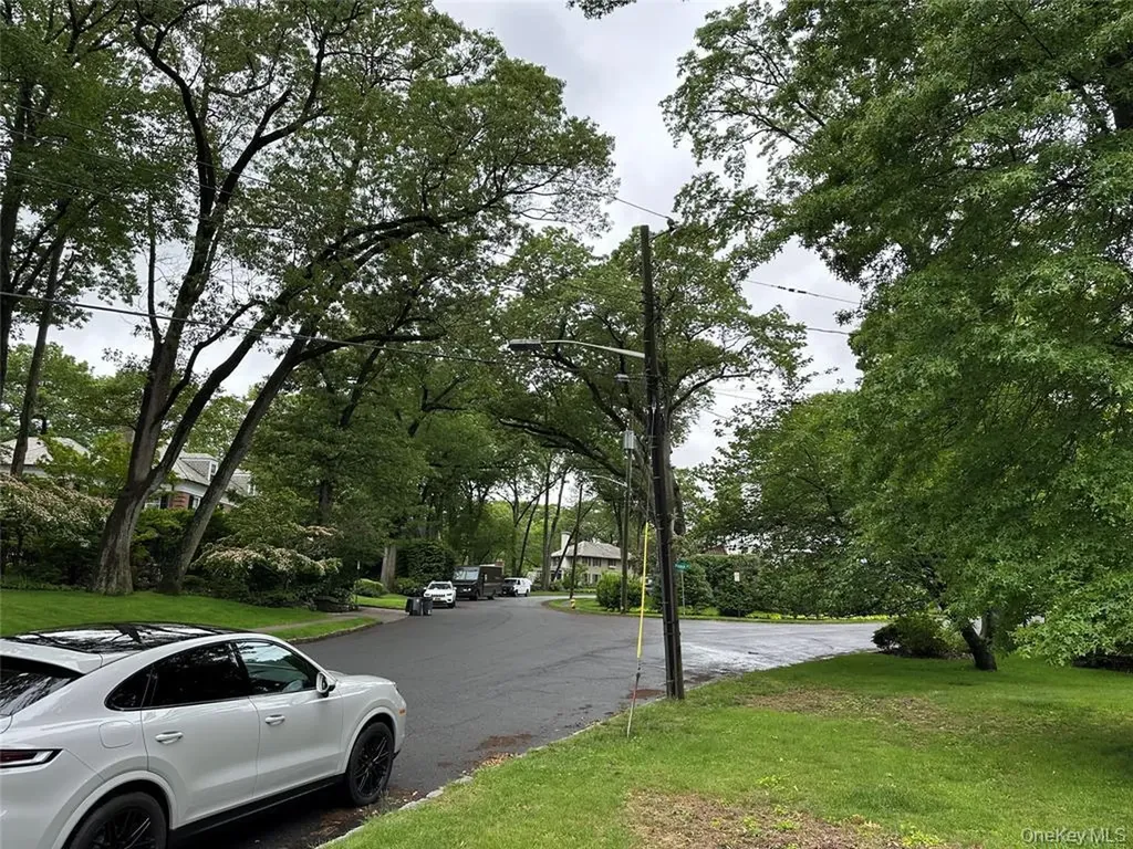 2 Rochelle Road Larchmont NY 10538