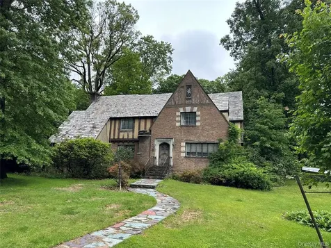 2 Rochelle Road Larchmont NY 10538