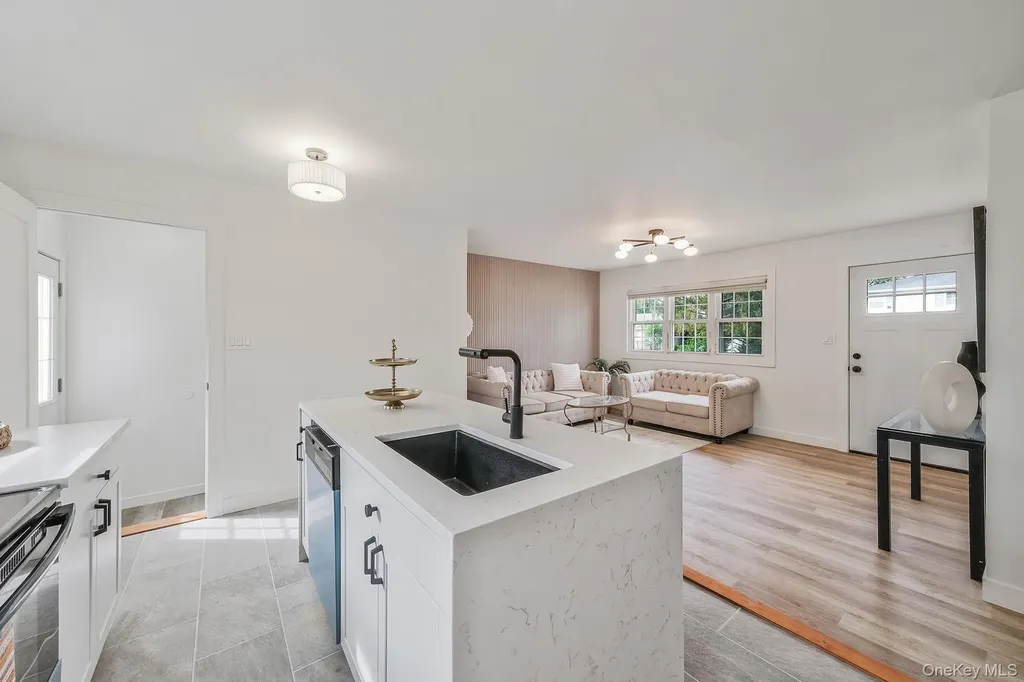 120 Manhattan Avenue West Babylon NY 11704