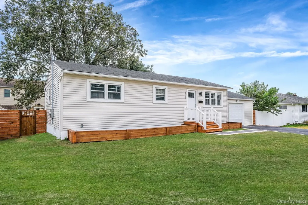120 Manhattan Avenue West Babylon NY 11704