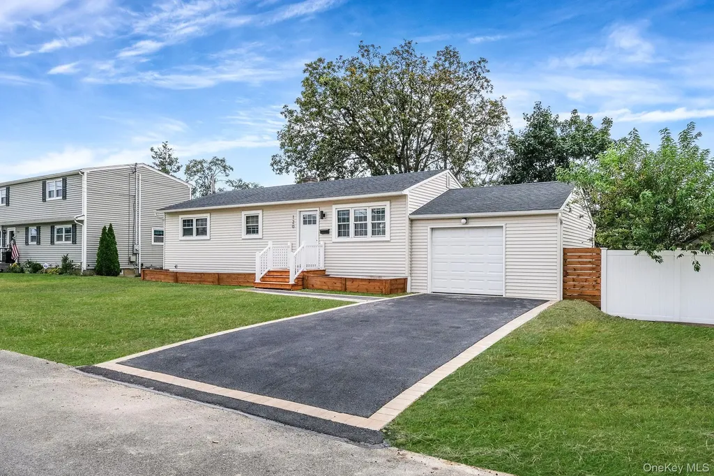 120 Manhattan Avenue West Babylon NY 11704