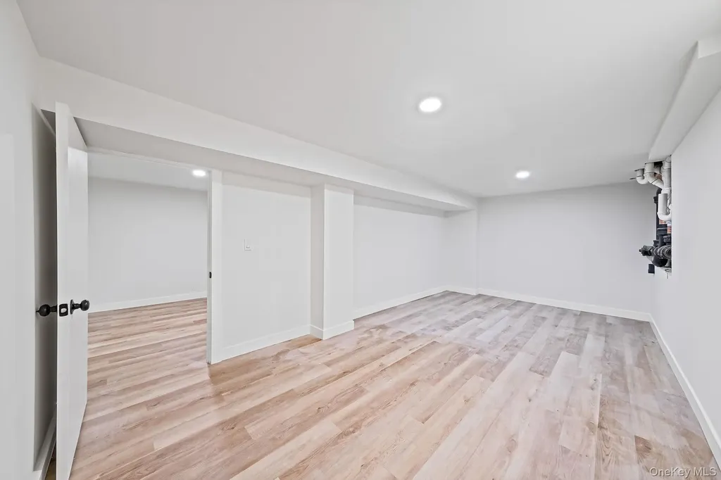 120 Manhattan Avenue West Babylon NY 11704