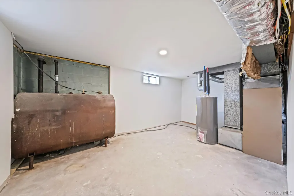 120 Manhattan Avenue West Babylon NY 11704