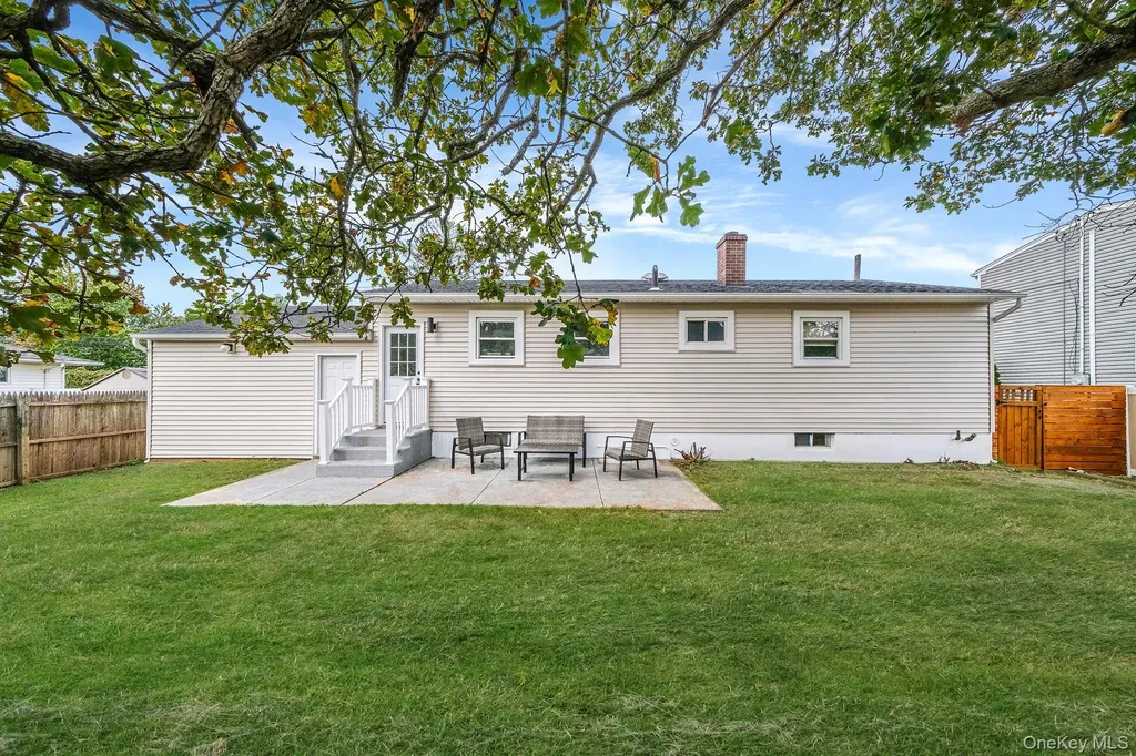 120 Manhattan Avenue West Babylon NY 11704