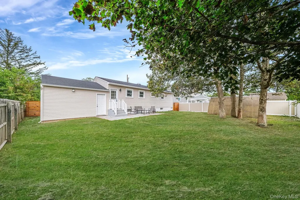 120 Manhattan Avenue West Babylon NY 11704