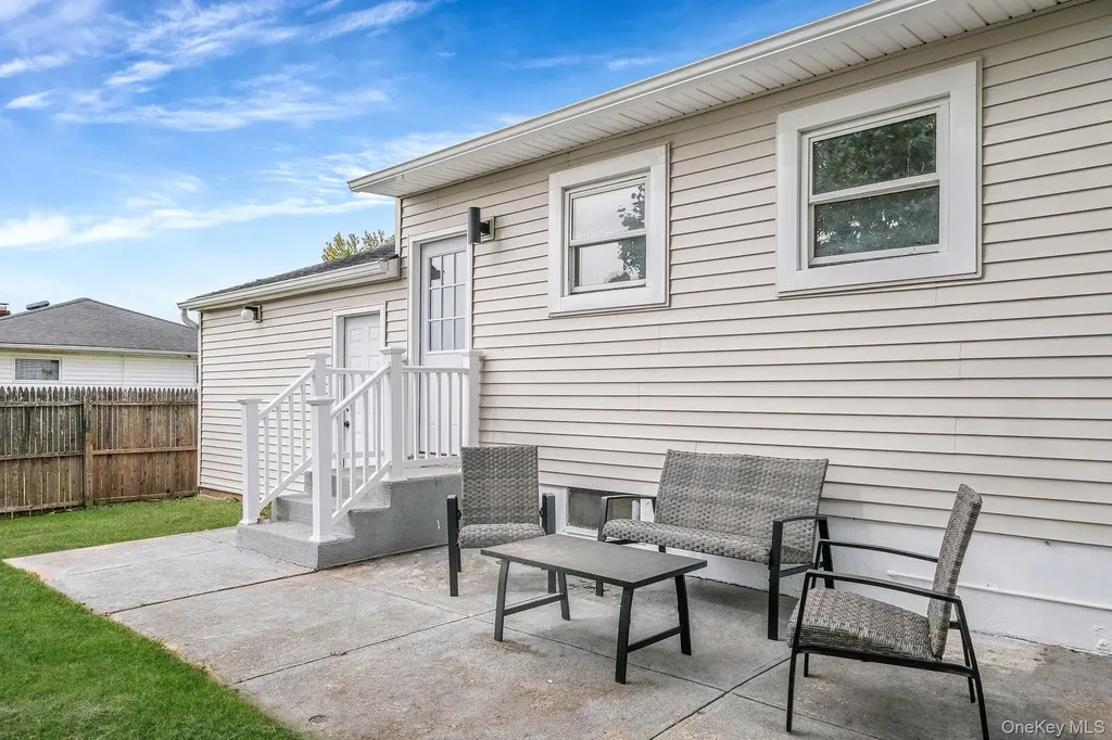 120 Manhattan Avenue West Babylon NY 11704