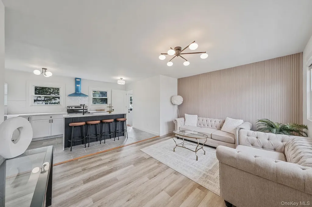 120 Manhattan Avenue West Babylon NY 11704