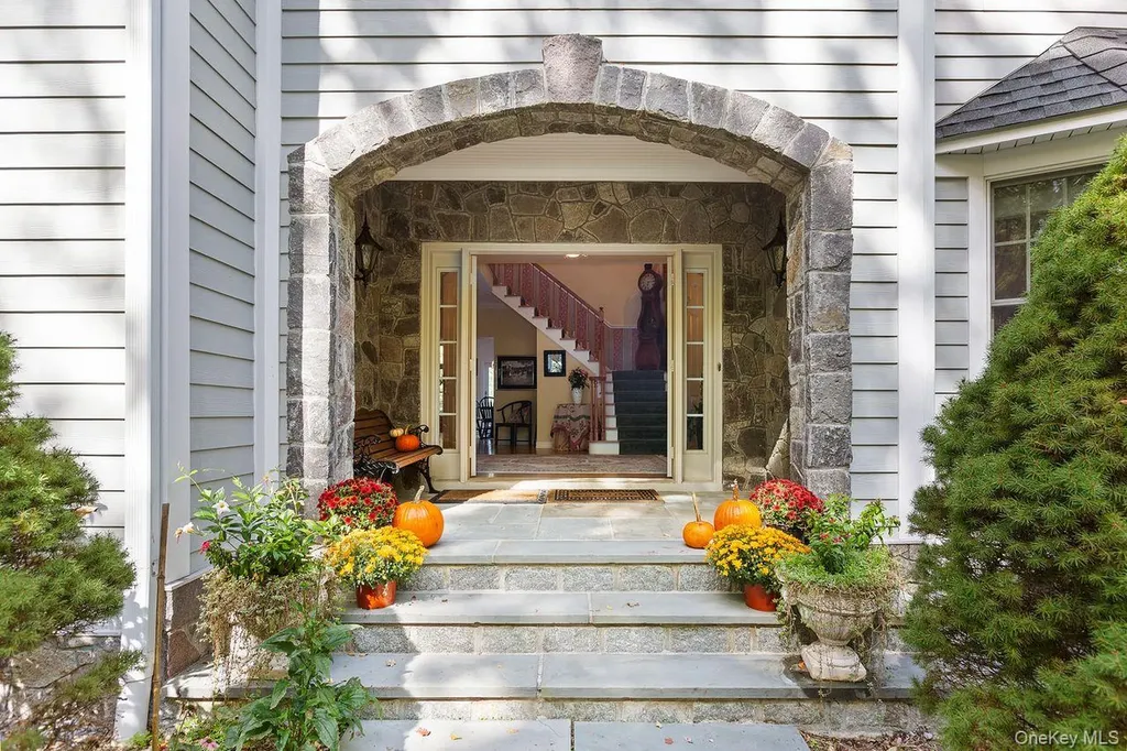 17 Brundige Drive Goldens Bridge NY 10526
