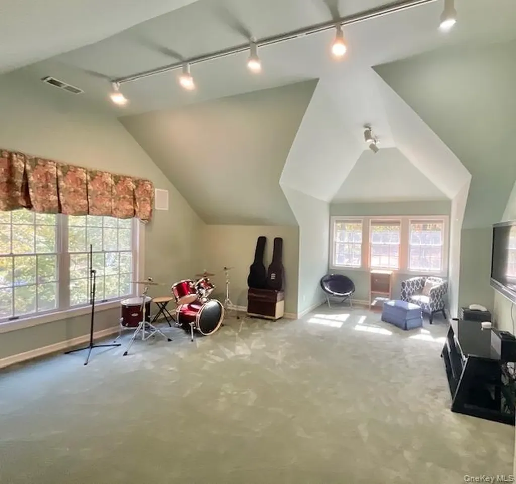 17 Brundige Drive Goldens Bridge NY 10526