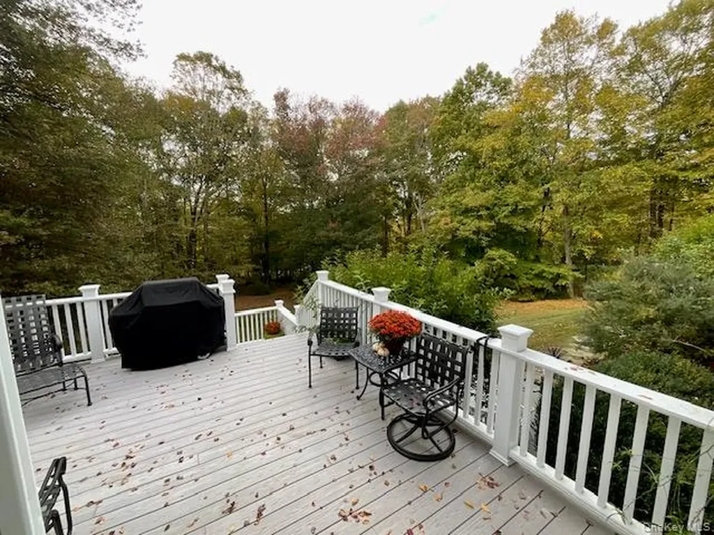 17 Brundige Drive Goldens Bridge NY 10526