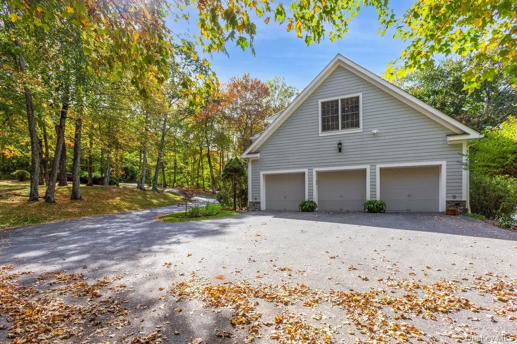 17 Brundige Drive Goldens Bridge NY 10526