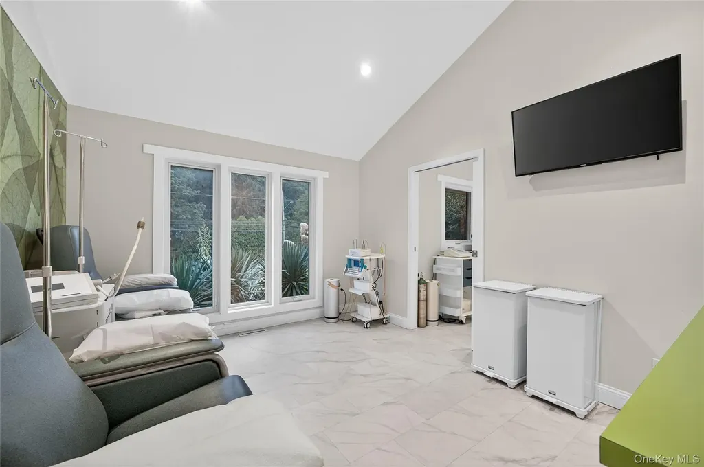 634 Park Avenue Huntington NY 11743