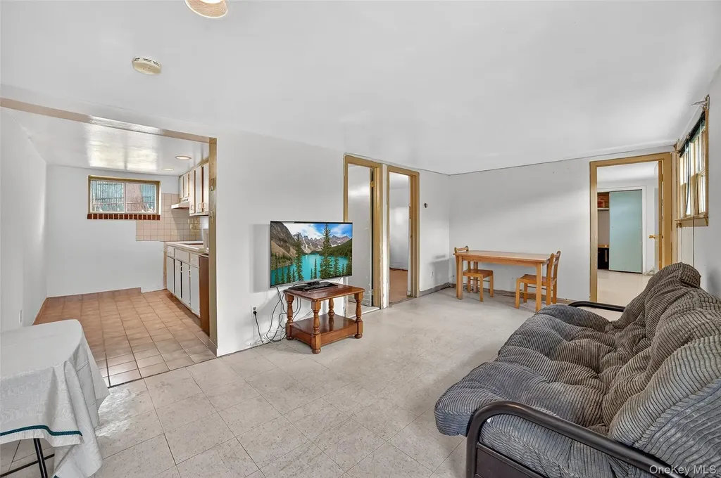 23 Mansion Avenue Yonkers NY 10704