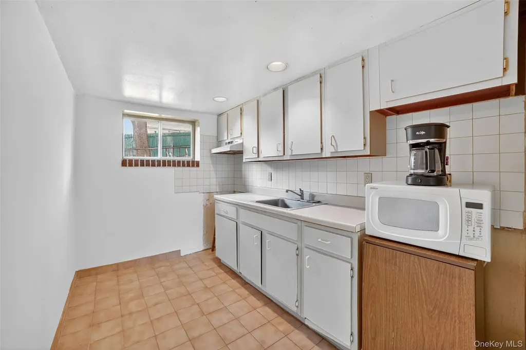 23 Mansion Avenue Yonkers NY 10704