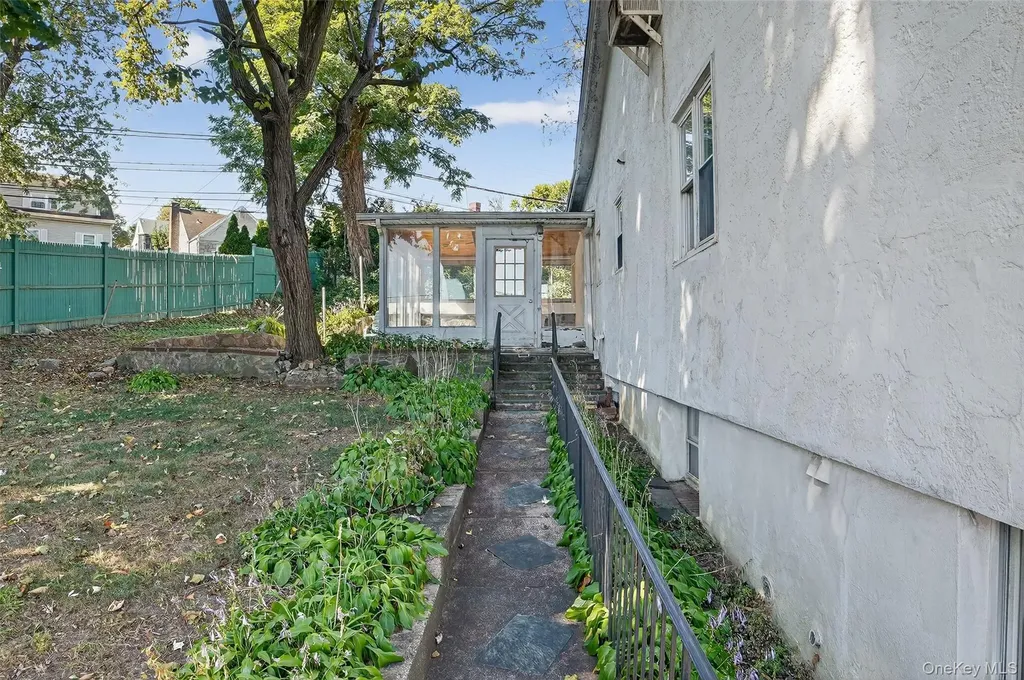 23 Mansion Avenue Yonkers NY 10704