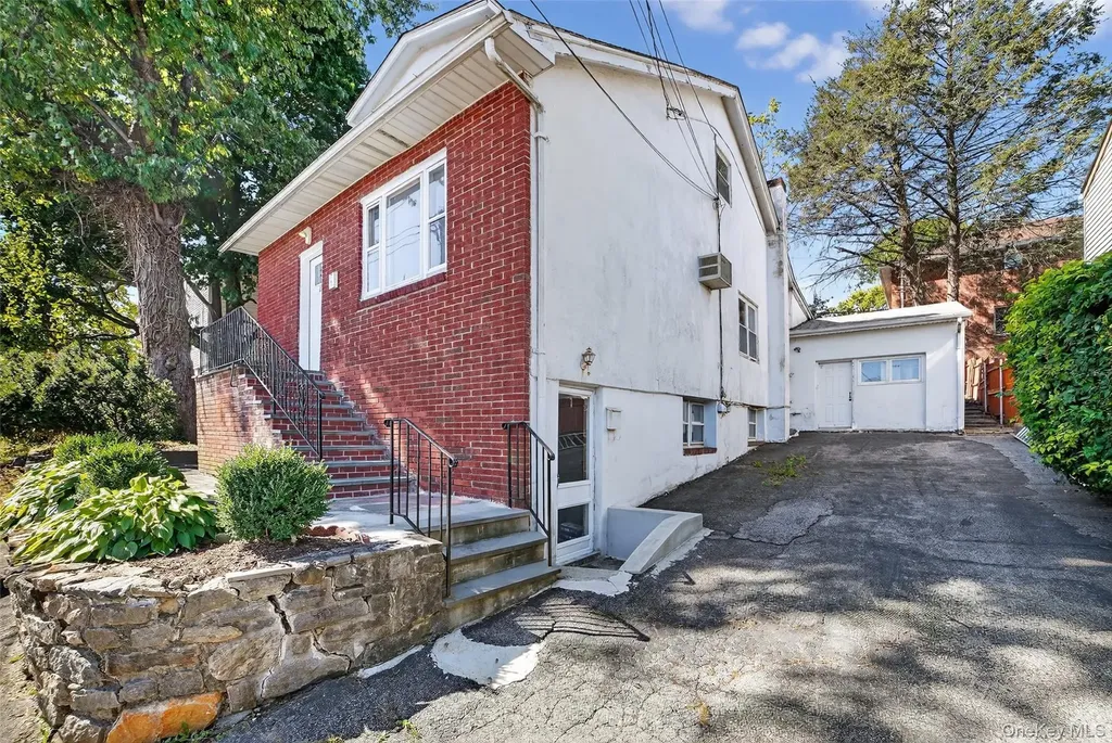 23 Mansion Avenue Yonkers NY 10704