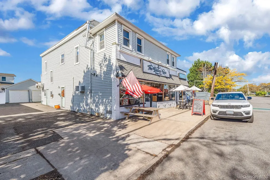 504 Fire Island Avenue Babylon NY 11702