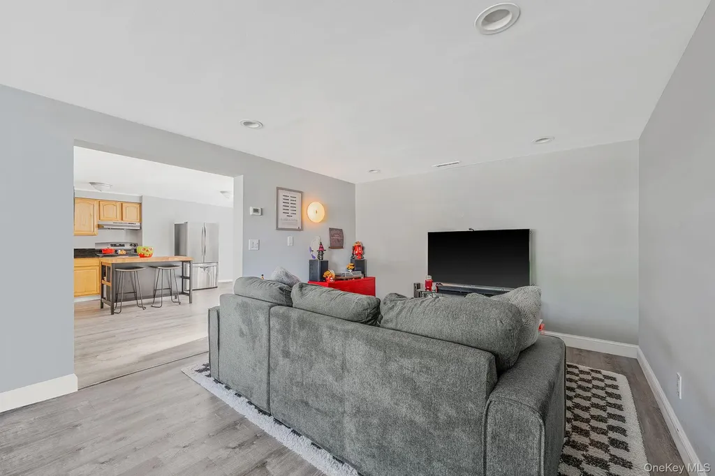 504 Fire Island Avenue Babylon NY 11702