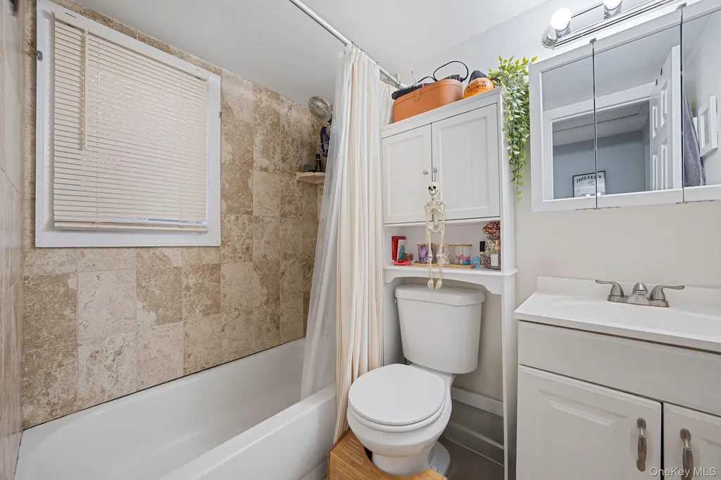 504 Fire Island Avenue Babylon NY 11702