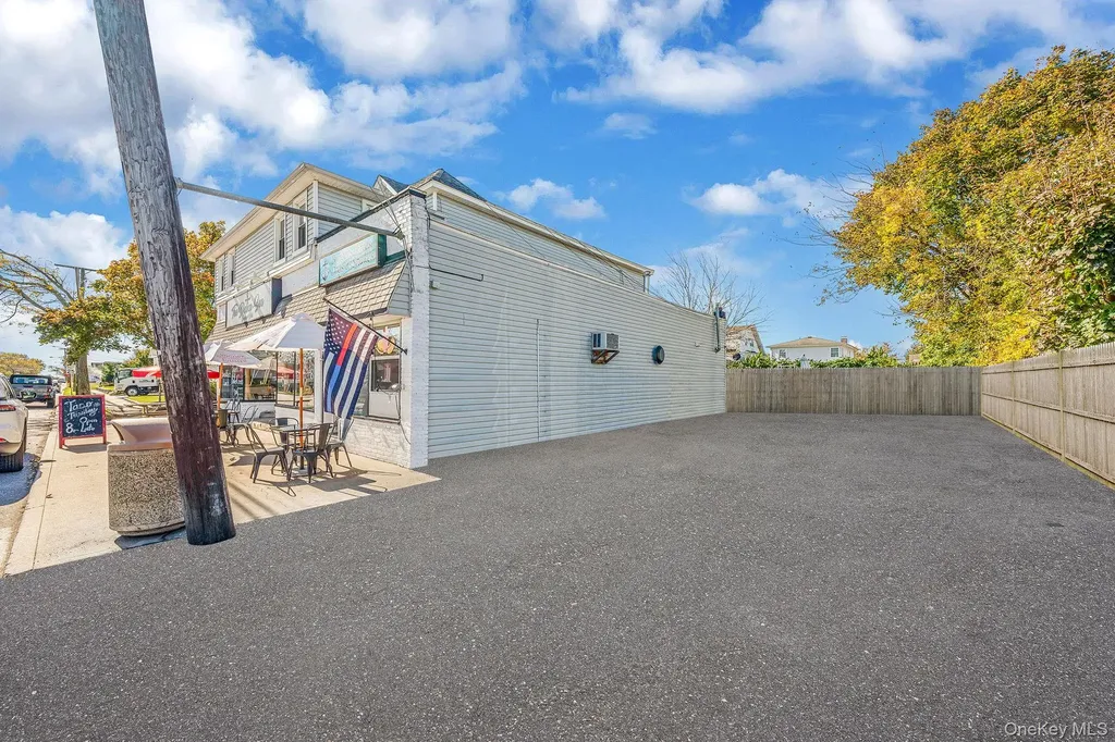 504 Fire Island Avenue Babylon NY 11702