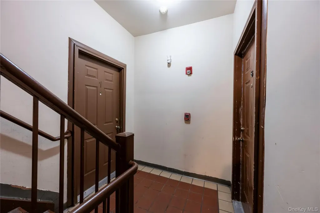 279 S Broadway Yonkers NY 10705
