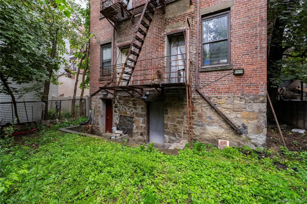 279 S Broadway Yonkers NY 10705