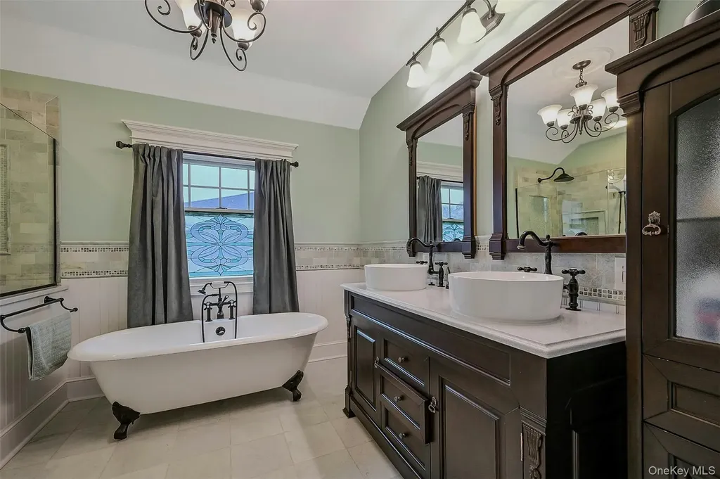 30 W Shore Road Oakdale NY 11769