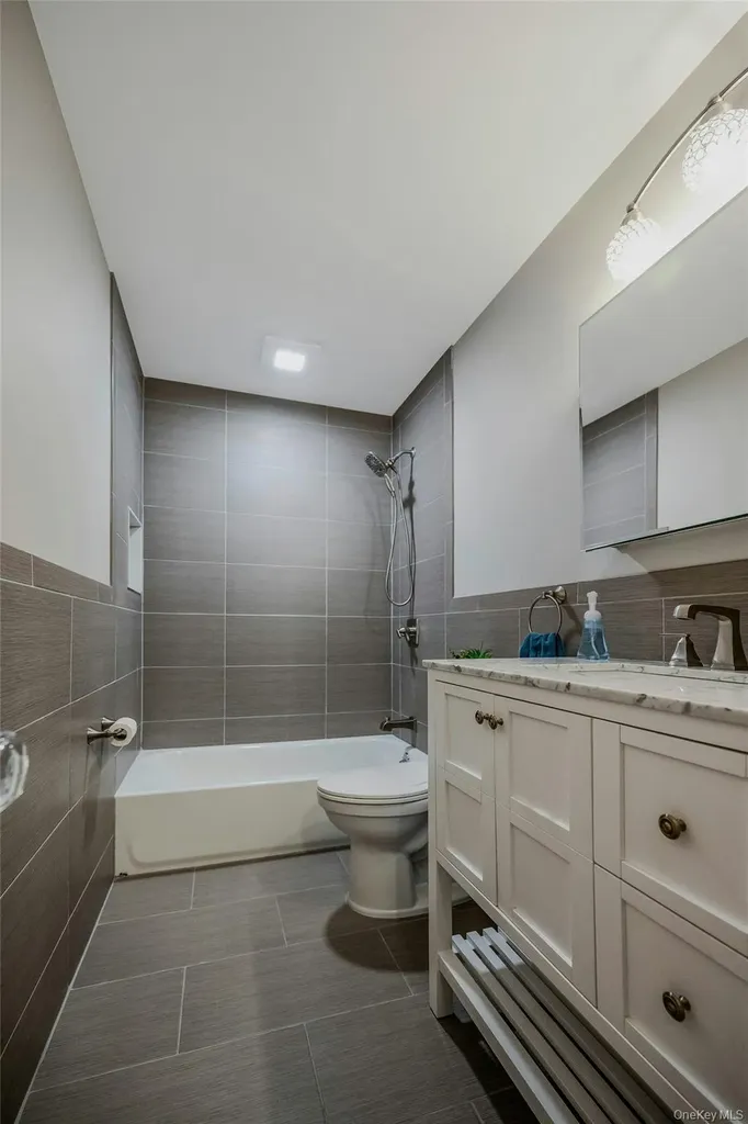 30 W Shore Road Oakdale NY 11769