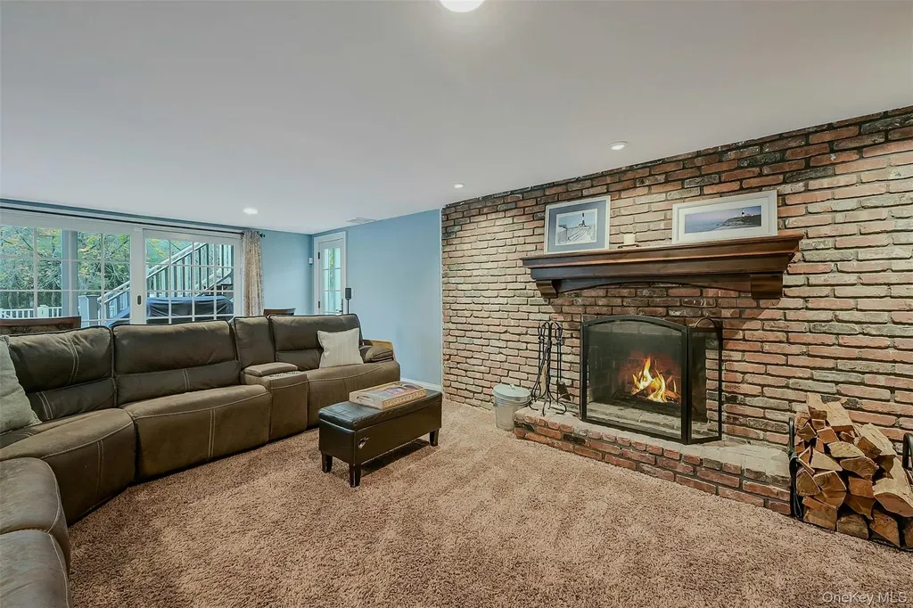30 W Shore Road Oakdale NY 11769