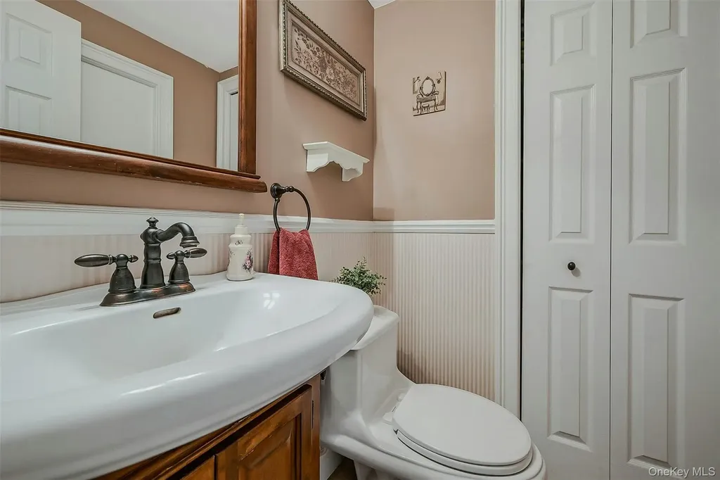 30 W Shore Road Oakdale NY 11769