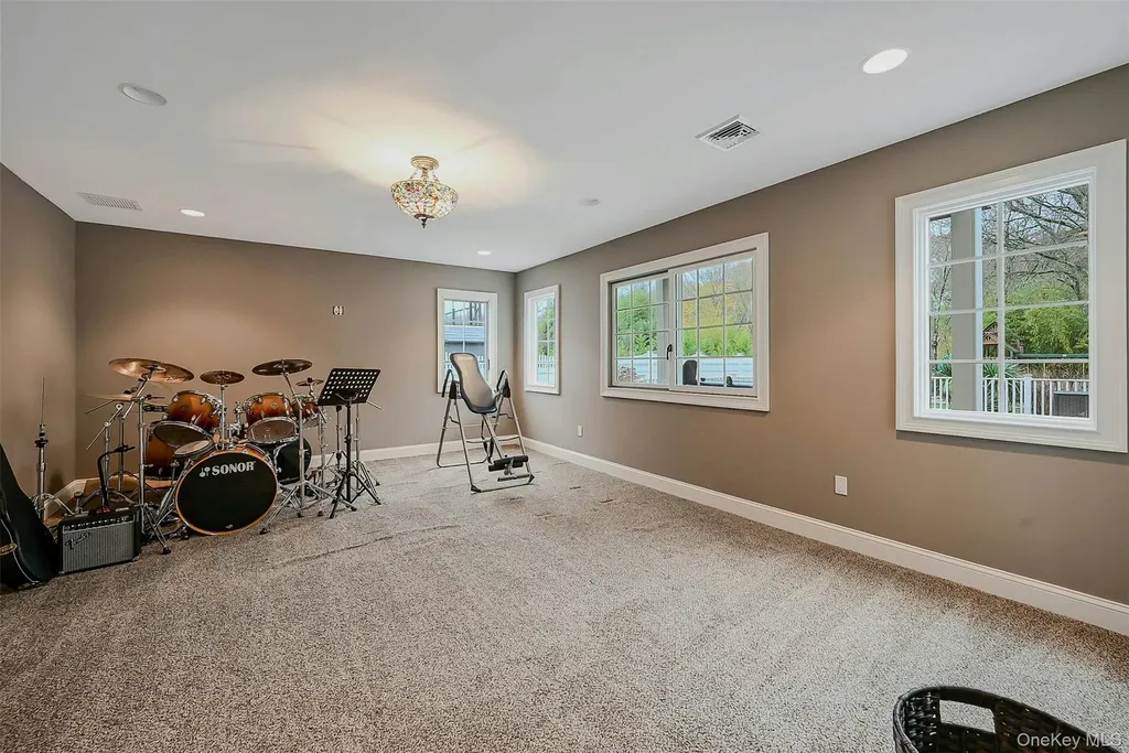 30 W Shore Road Oakdale NY 11769