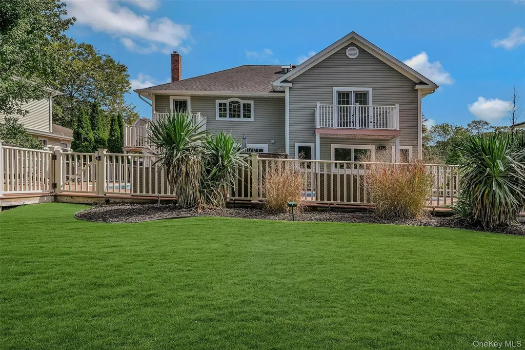 30 W Shore Road Oakdale NY 11769