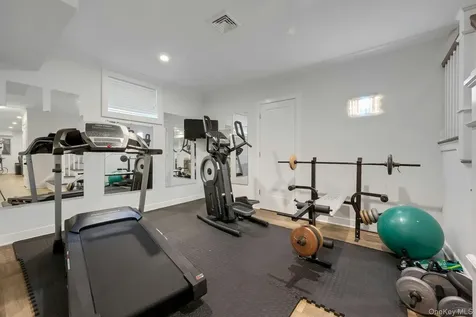 181 Beech Street Eastchester NY 10709