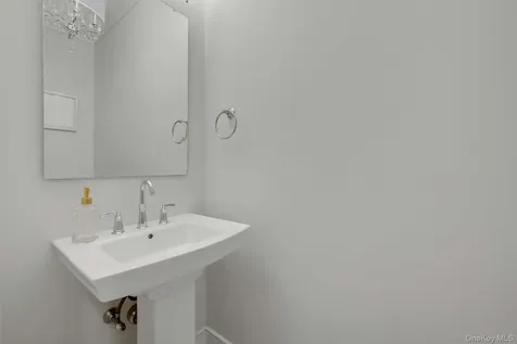 181 Beech Street Eastchester NY 10709