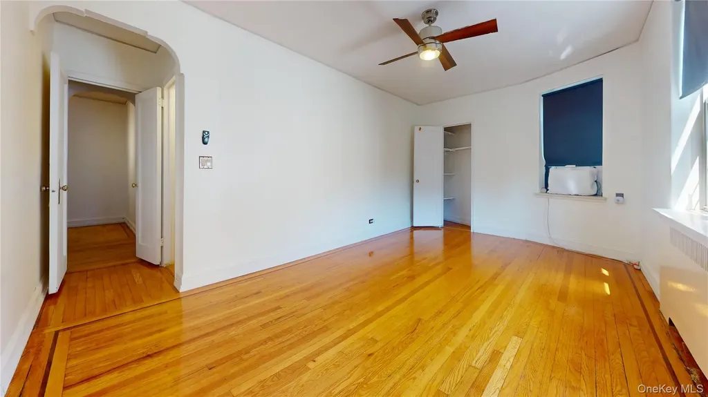 2160 Bronx Park E Bronx NY 10462