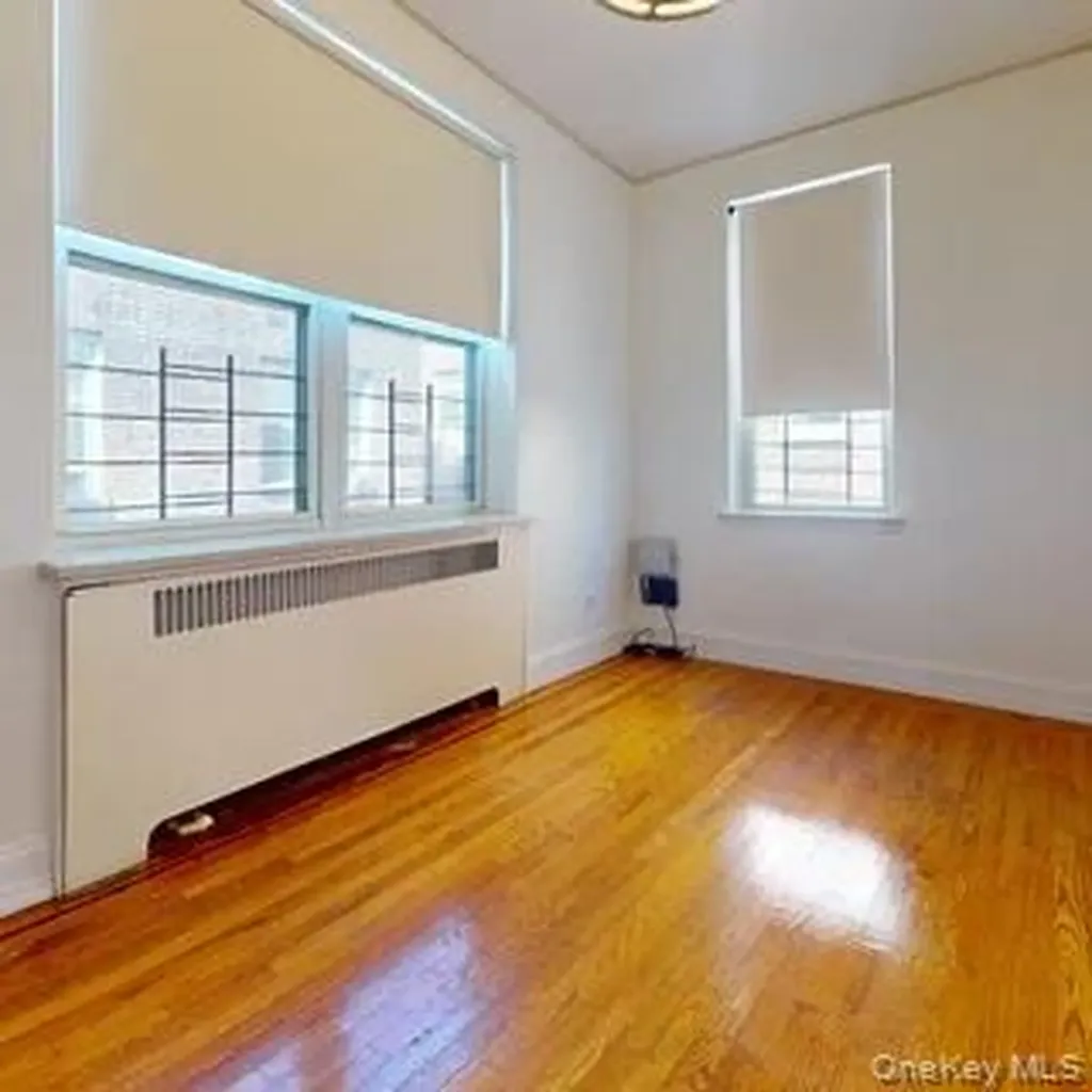 2160 Bronx Park E Bronx NY 10462