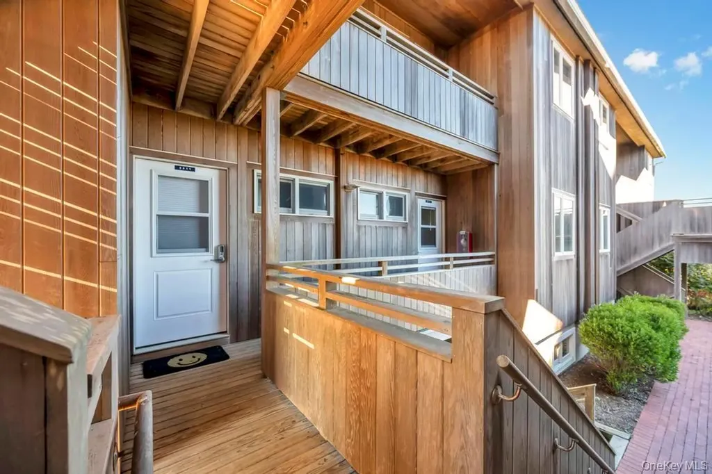 2004 Montauk Highway Amagansett NY 11930