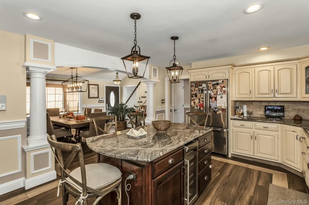 1436 7th Street West Babylon NY 11704