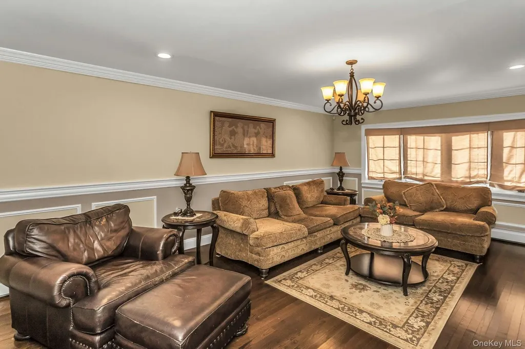1436 7th Street West Babylon NY 11704