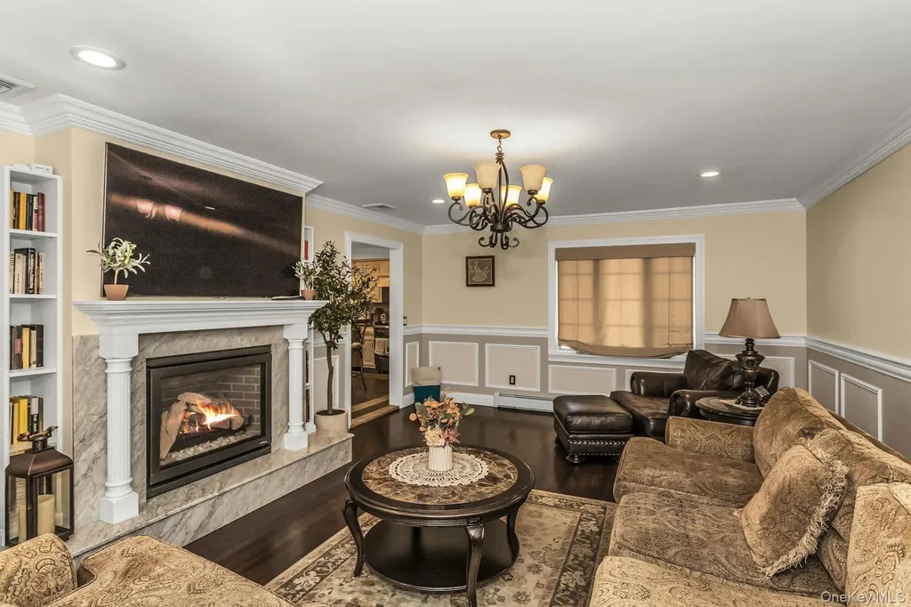 1436 7th Street West Babylon NY 11704
