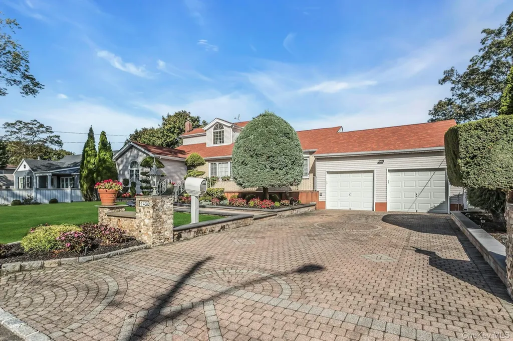 1436 7th Street West Babylon NY 11704