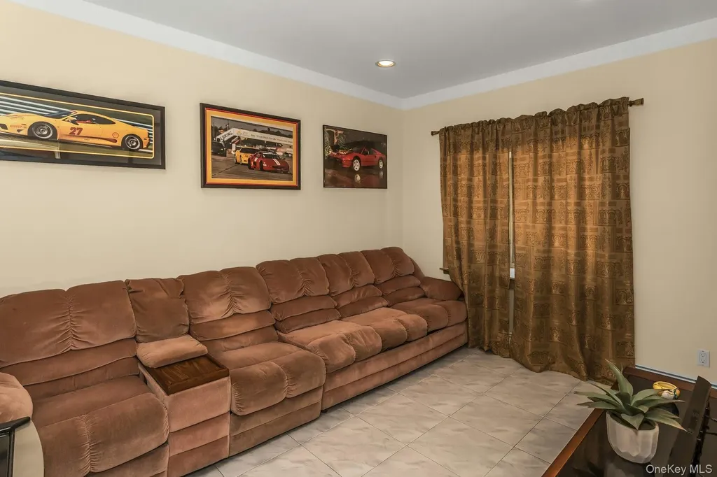 1436 7th Street West Babylon NY 11704