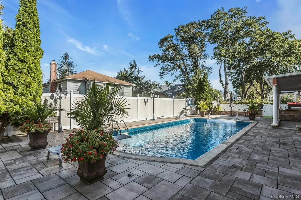 1436 7th Street West Babylon NY 11704