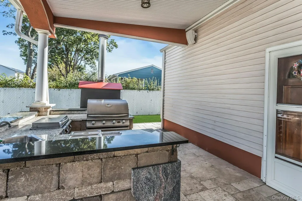 1436 7th Street West Babylon NY 11704