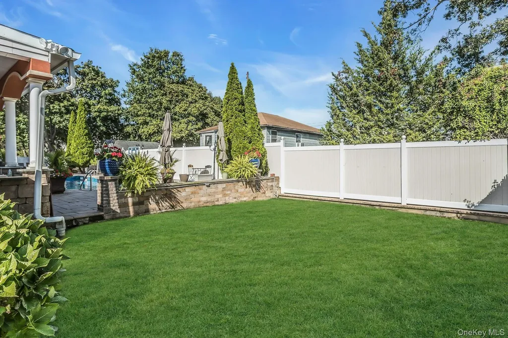 1436 7th Street West Babylon NY 11704